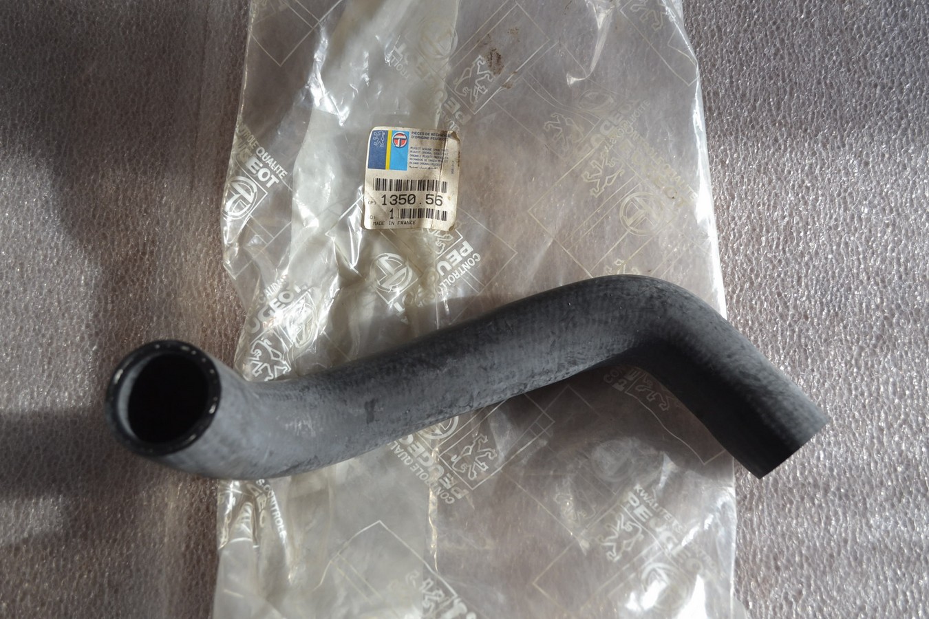 Durite inférieure Peugeot 305, après 1983, sauf moteur XU, neuve