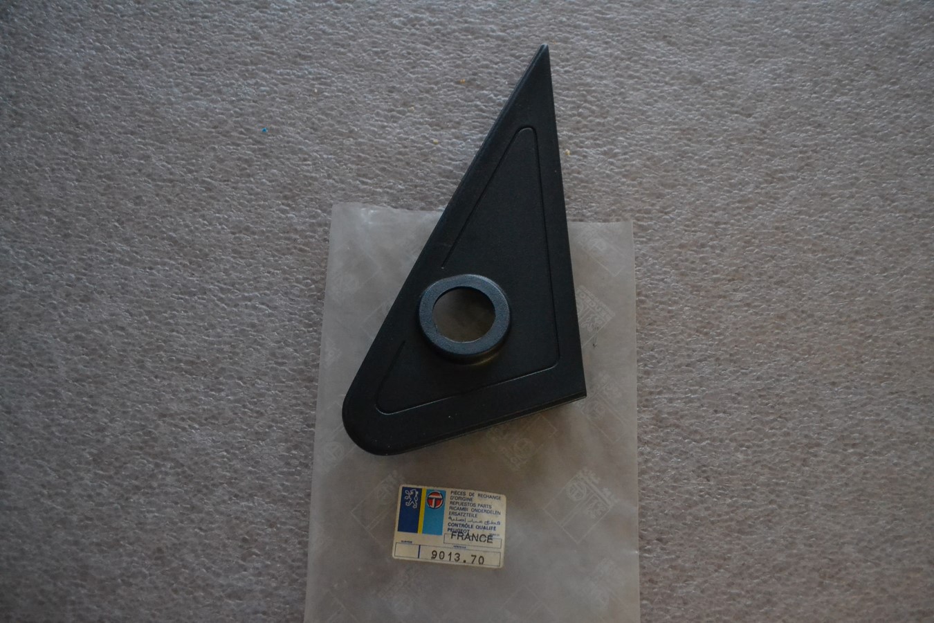 Cache intérieur de rétroviseur droit Peugeot 205
