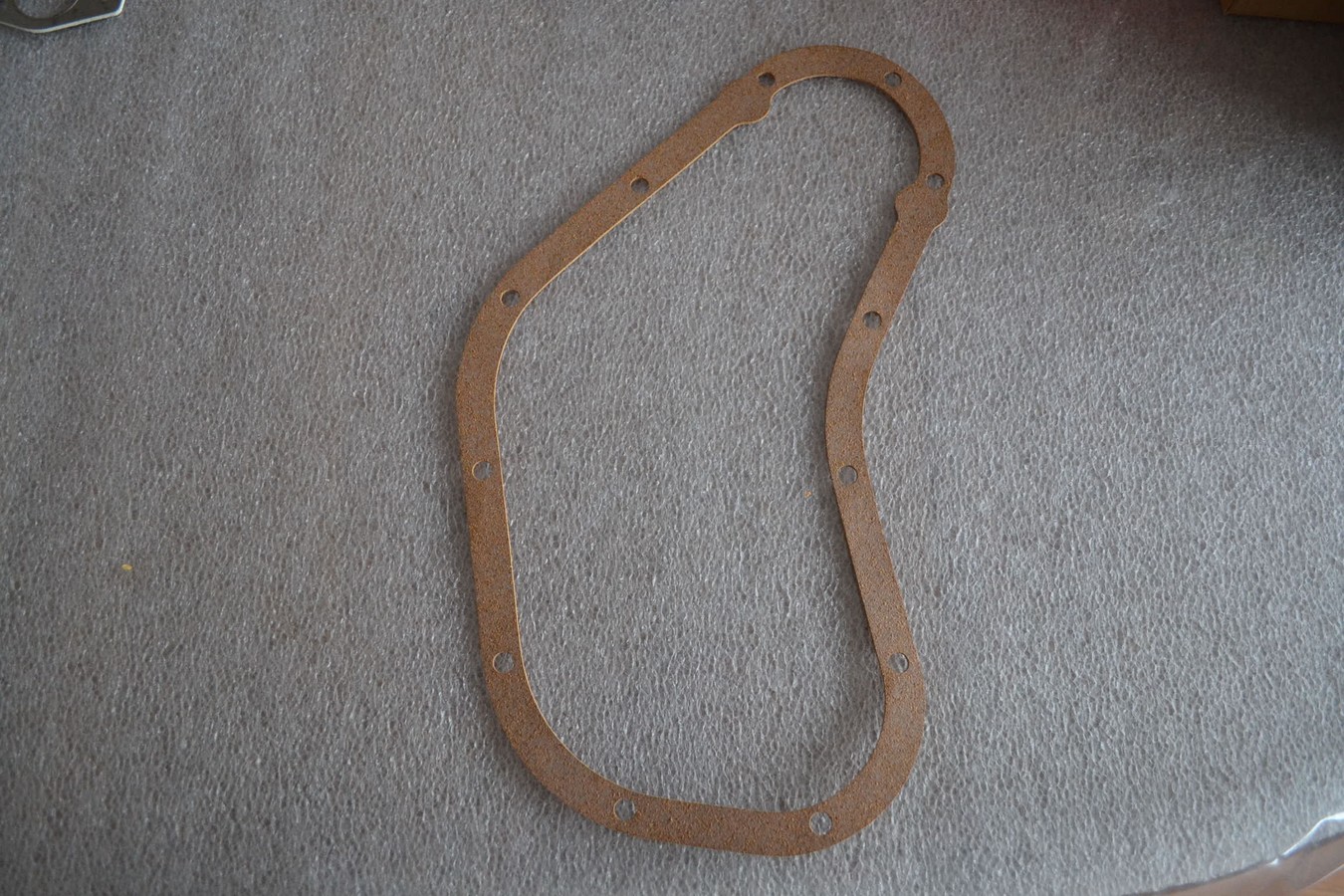 Joint de carter de distribution Peugeot 404 504 essence injection
