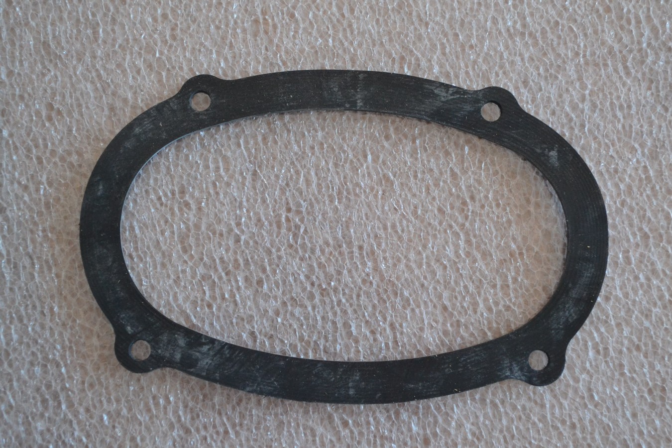 Joint caoutchouc entre filtre à air et carbu double corps SOLEX V6 Peugeot