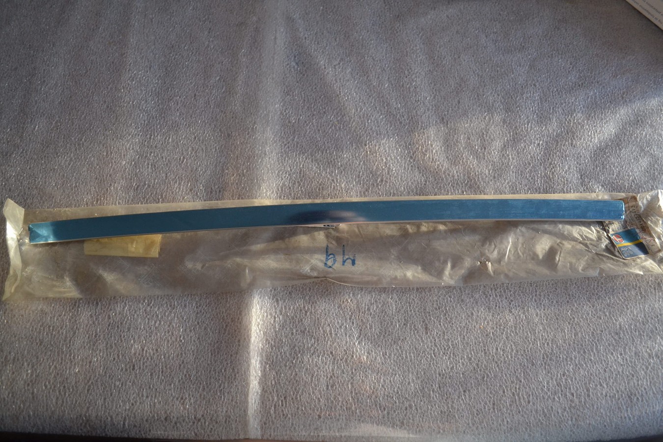 Baguette enjoliveur latéral de pare-brise Simca Talbot Solara