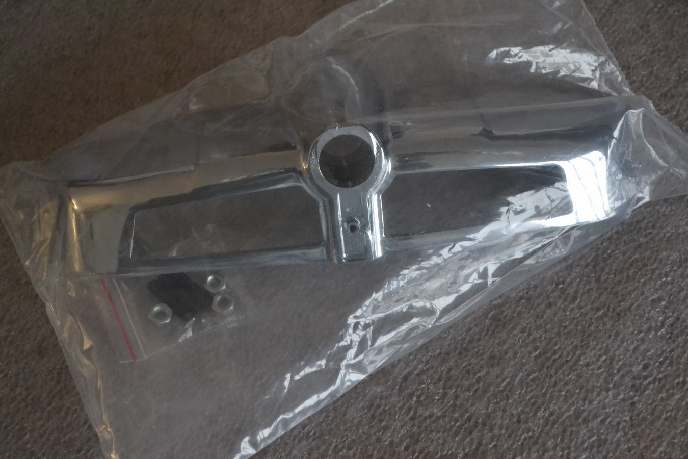 Eclaireur de plaque arrière Peugeot 203, 2ème modèle