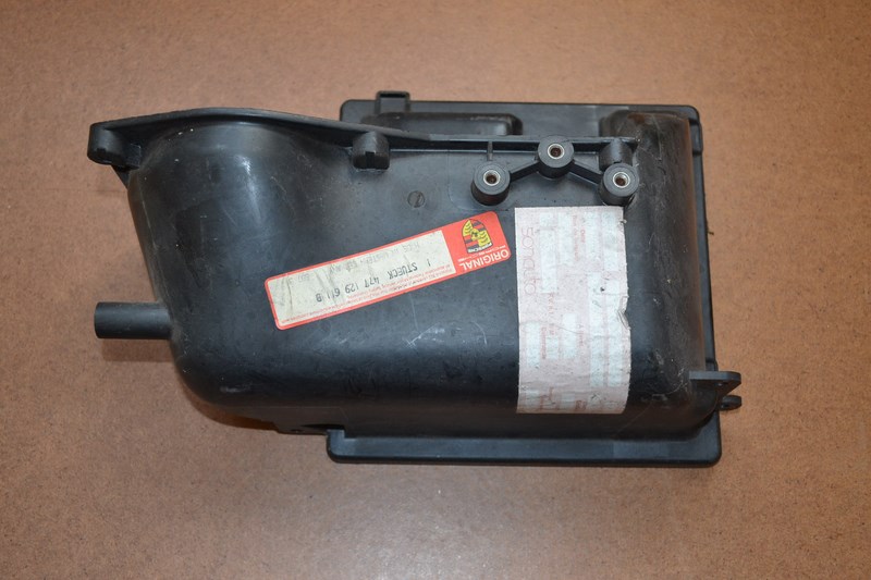 Boîtier filtre à air, partie basse, Porsche 924 2L