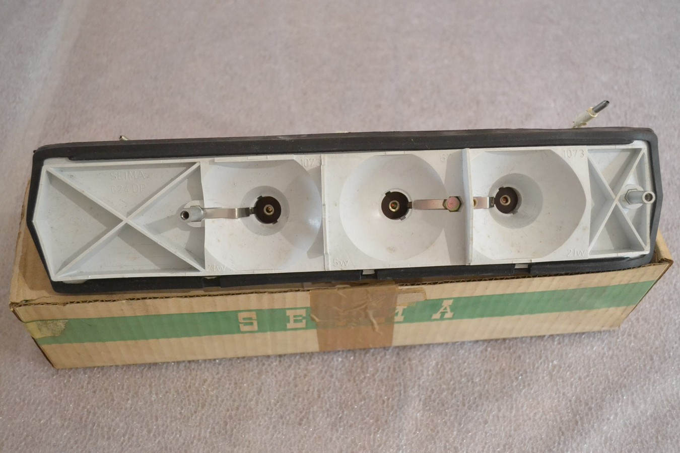 Porte ampoules + joint feu AR DT Simca 1100, neuf