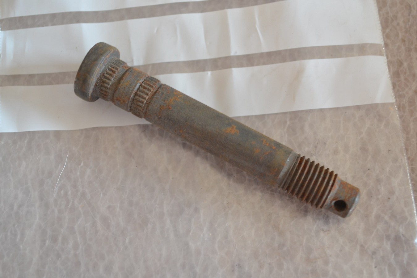 Axe de bras de train AV, D=12mm, L=81mm, Peugeot 404 504