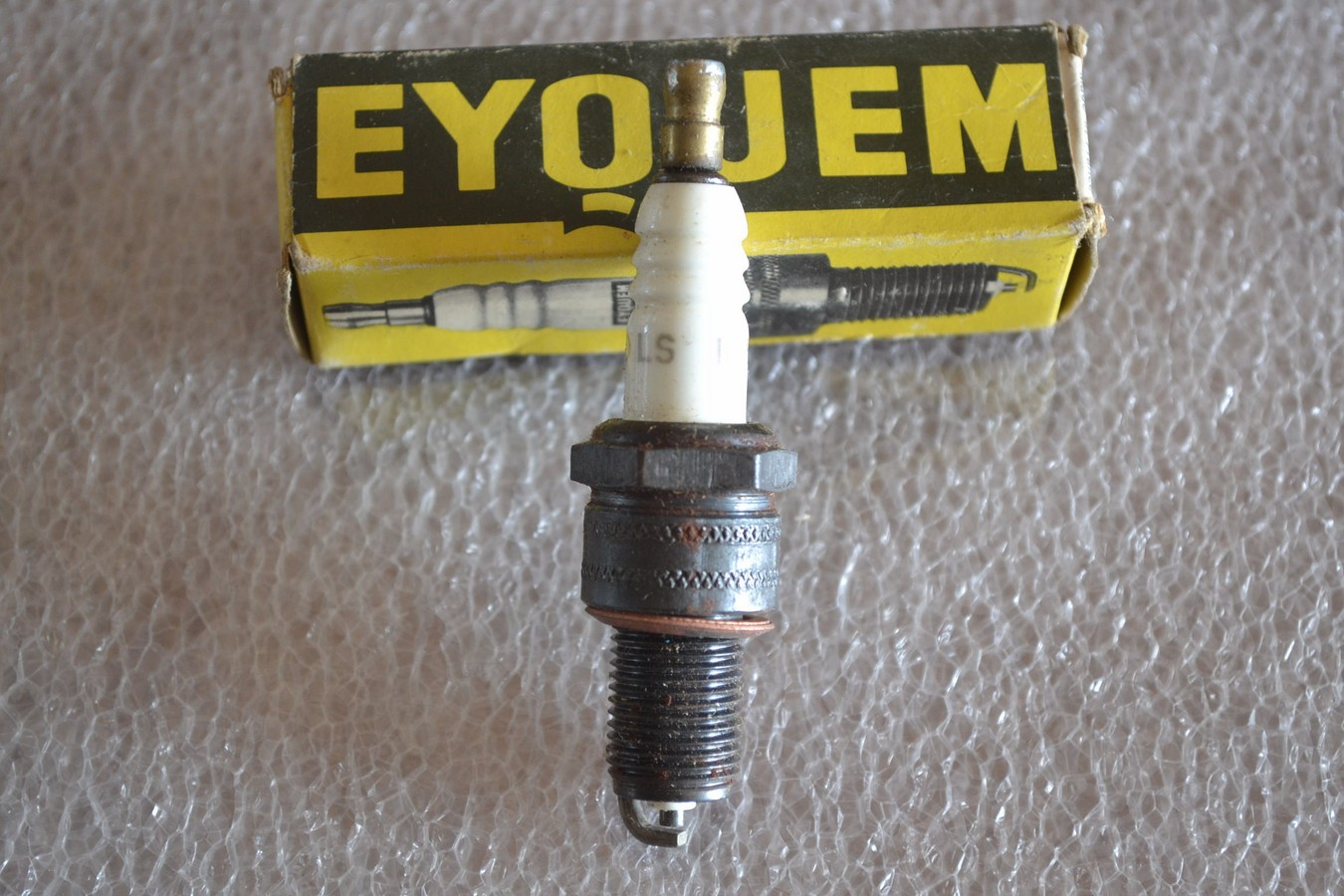 Bougie d\'allumage Eyquem Citroen GS après 06/1972, GSA, Ami Super