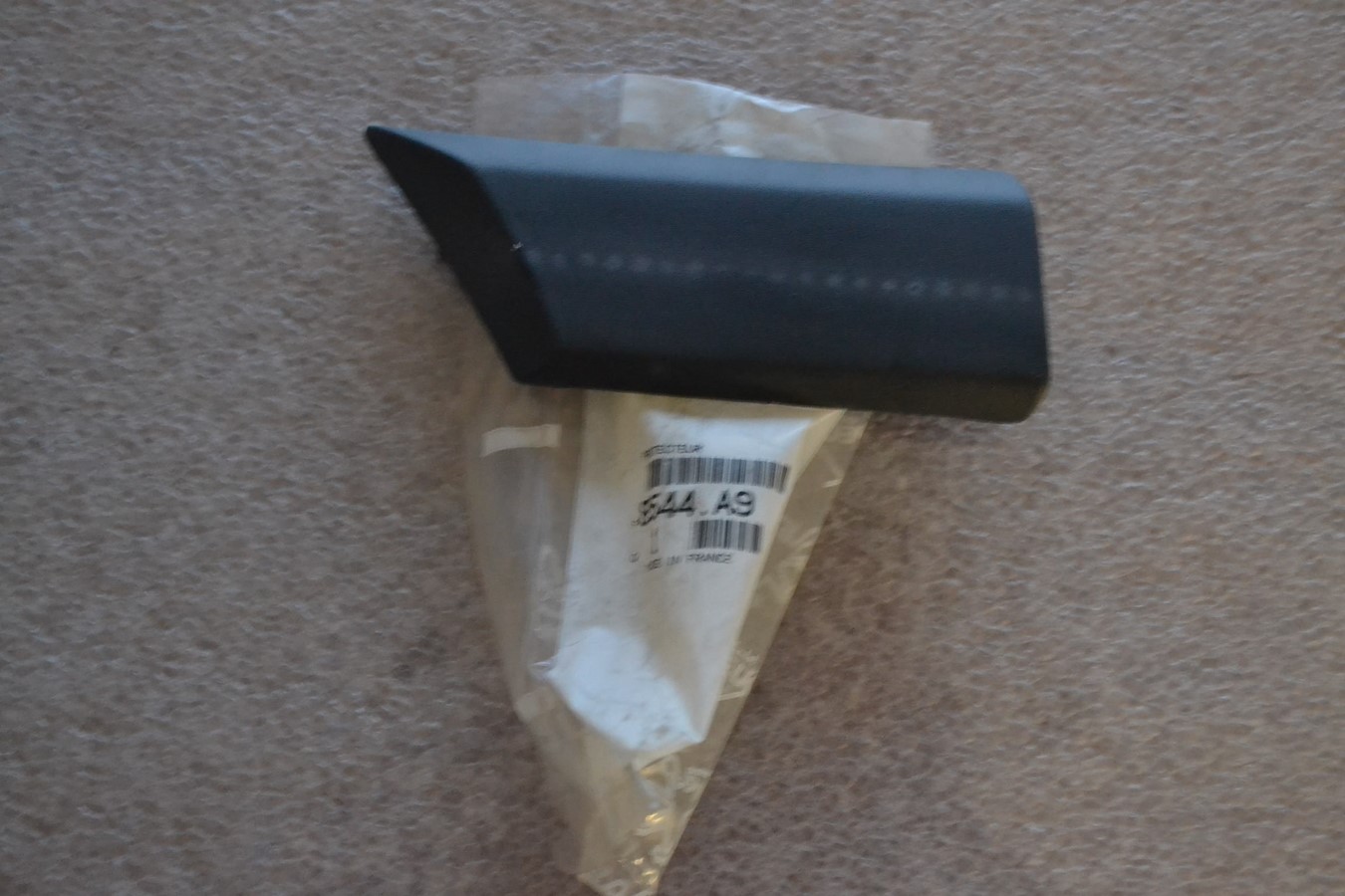 Protecteur - baguette aile avant gauche Peugeot 306