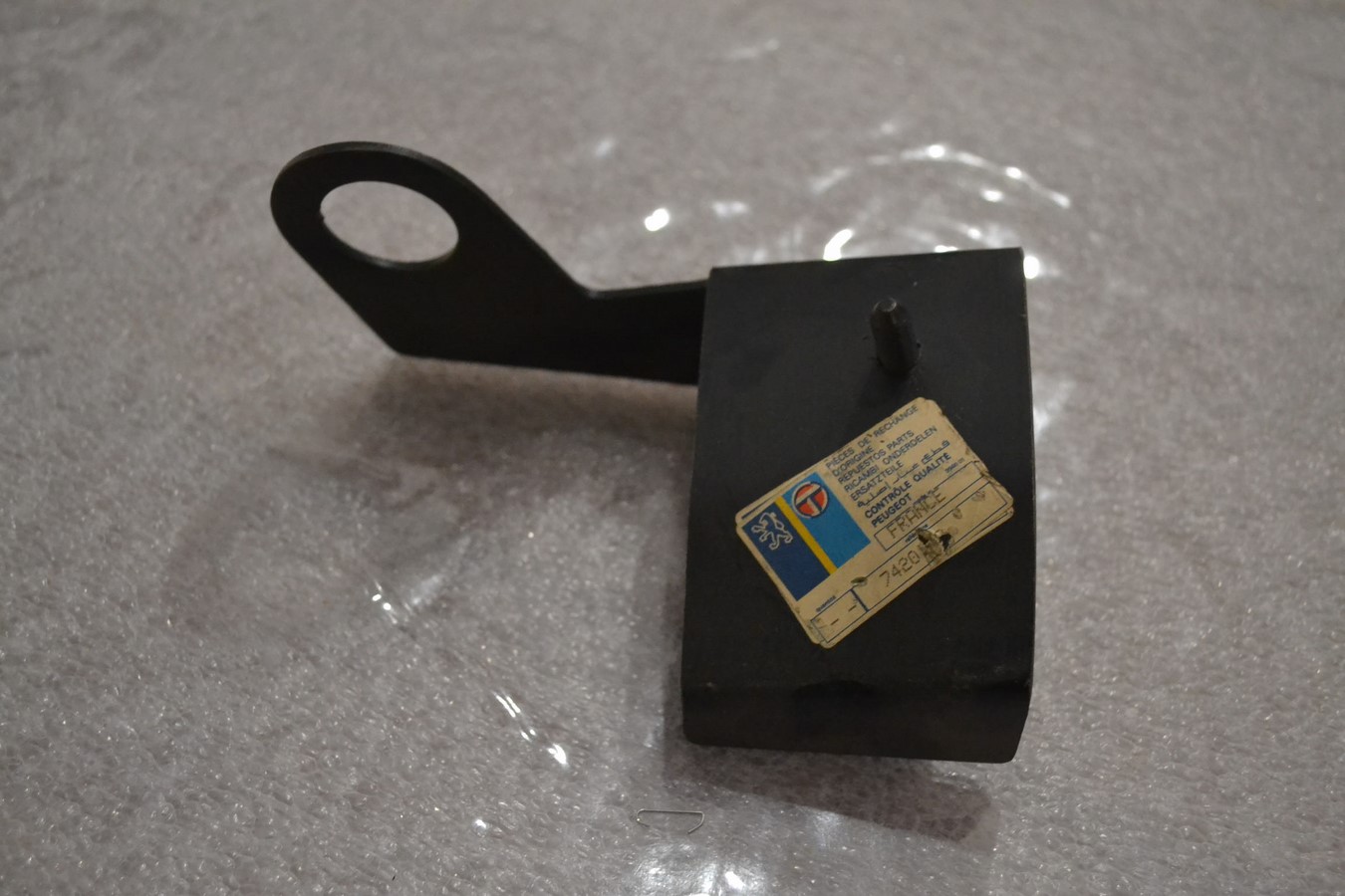 Support pare-choc arrière Peugeot 104 Coupé côté gauche