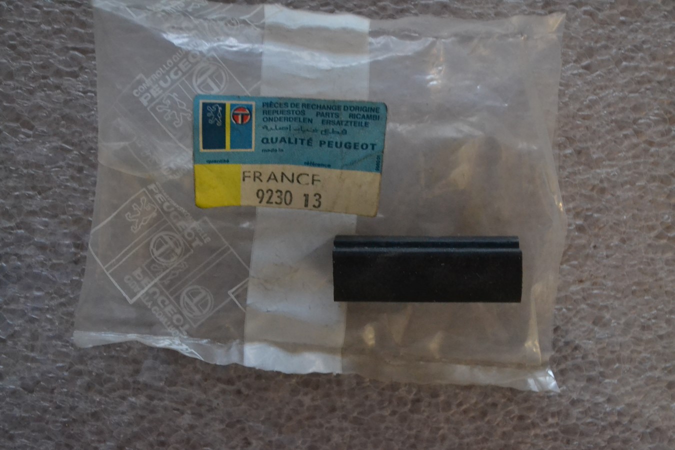 Butée crémaillère lève-vitre pour Peugeot 504 604