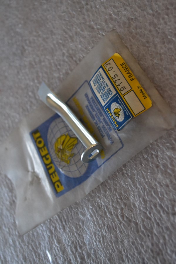 Commande Barillet de porte droite Peugeot 404