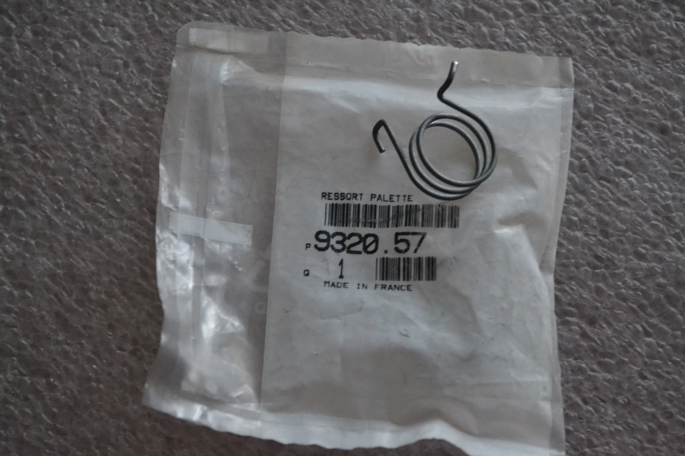 Ressort commande de porte droite Peugeot 605