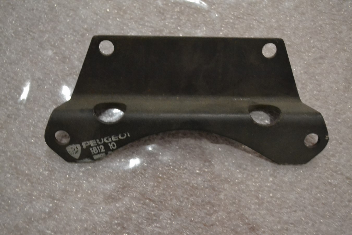 Support central pour moteur Peugeot J7