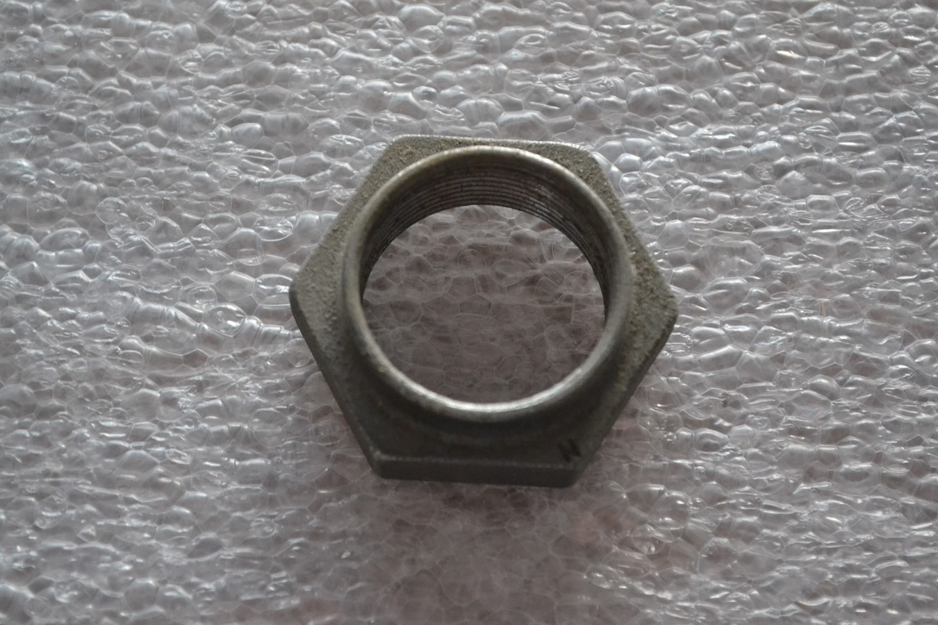 Ecrou de moyeu PEUGEOT / CITROEN 28mm