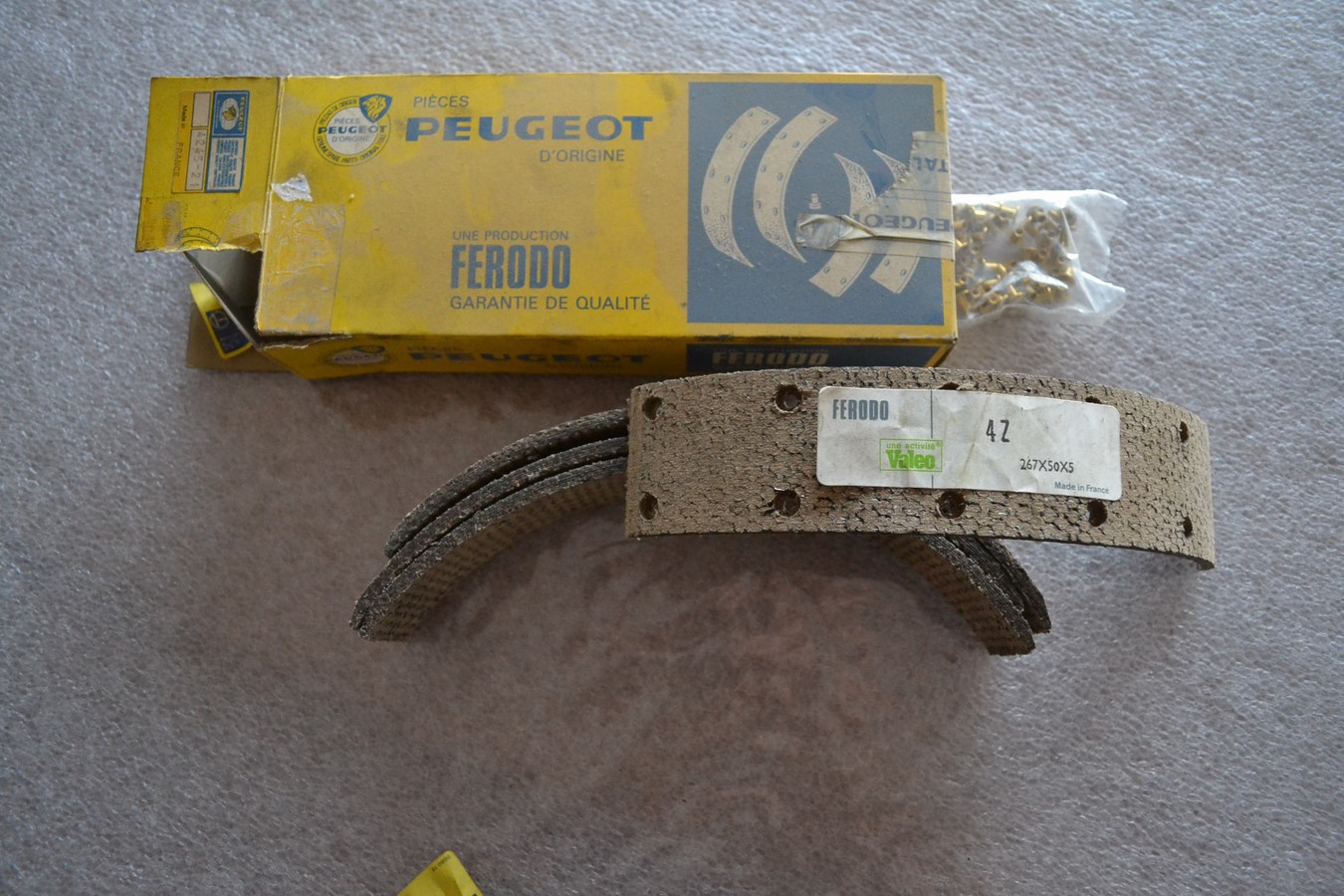 Kit garnitures mâchoires frein avant 403 404