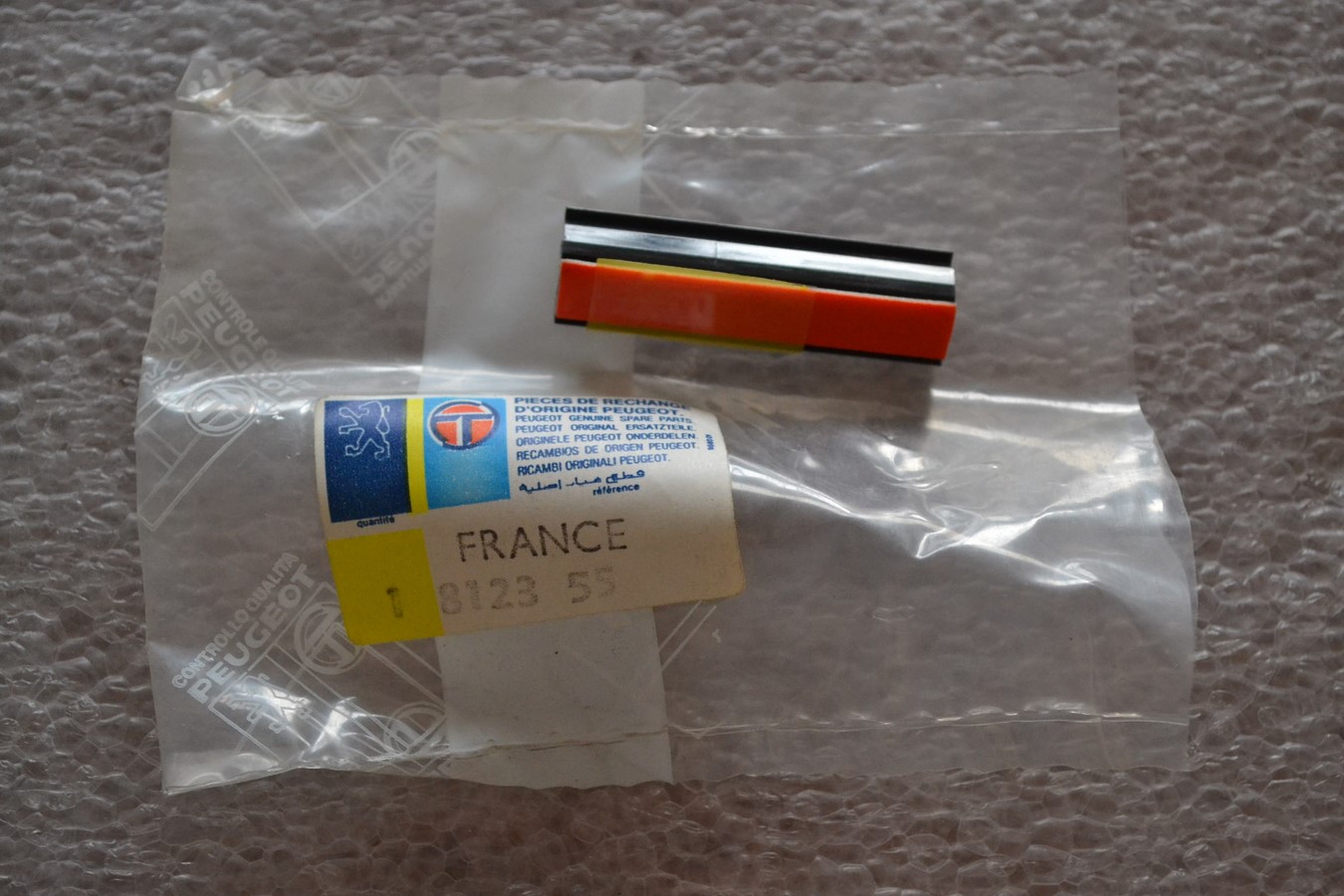 Cale de fixation pare-brise Peugeot 605