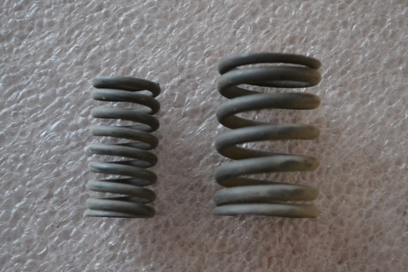 Jeu 2 ressorts soupape Peugeot 504 essence