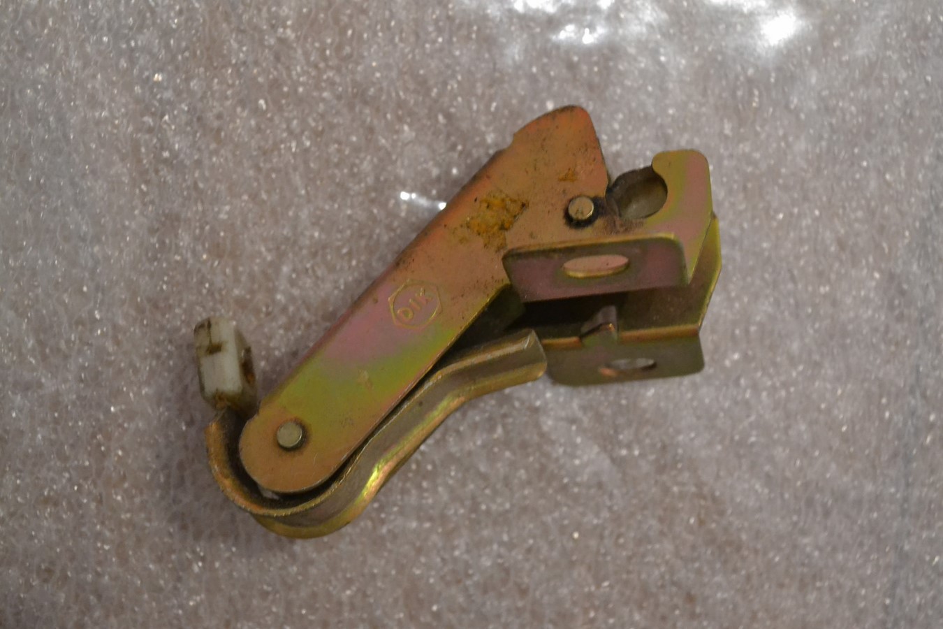 Serrure porte arrière compatible Peugeot 205F / Citroen C15