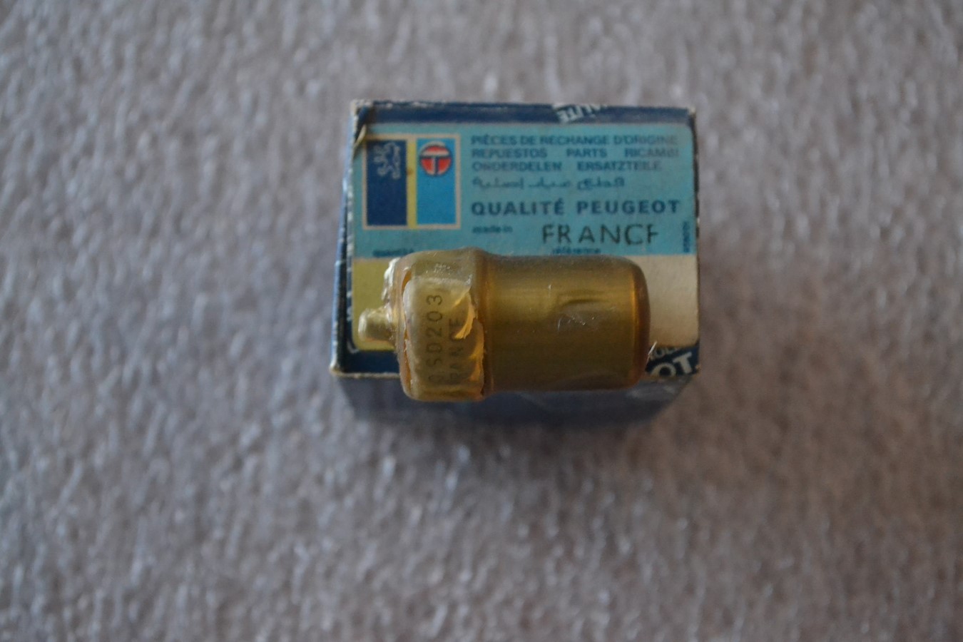Injecteur BOSCH Peugeot 204 / 304 en promotion