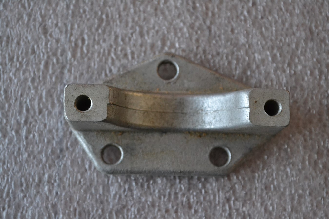 Support échappement Peugeot J7 - J9 Diesel Indenor