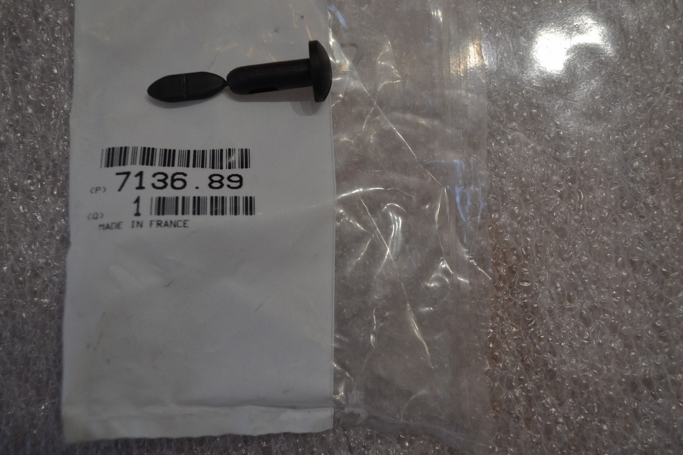 Clips d\'écran de garde boue avant Peugeot