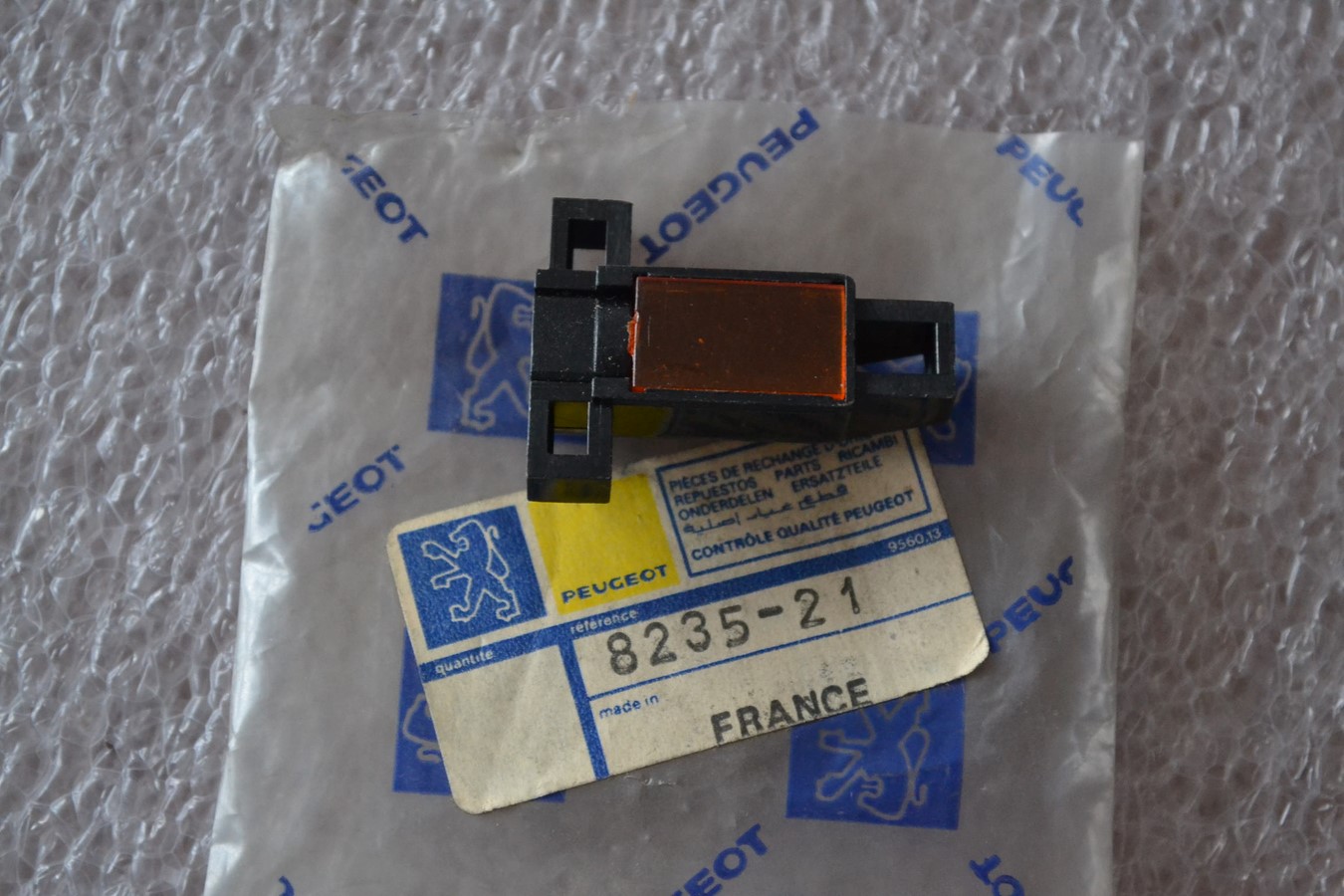 Eclaireur cendrier avant Peugeot 505