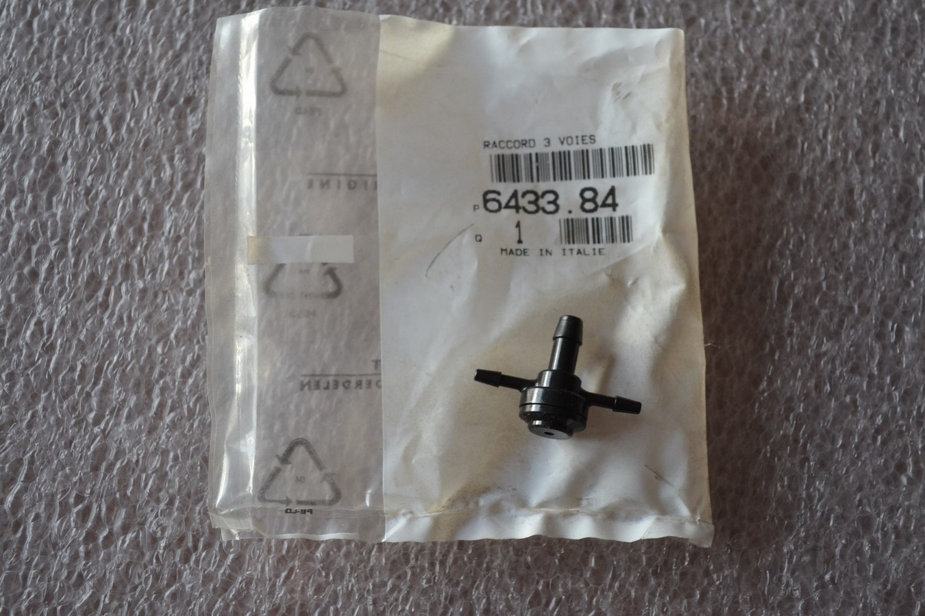 Raccord 3 voies : Lave glace - Réservoir - Pompe Peugeot 205 405 605