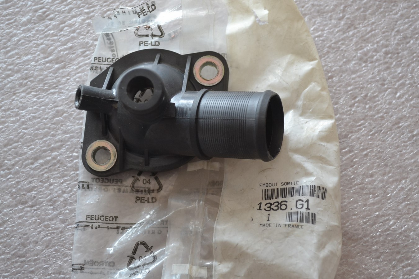 Couvercle thermostat Peugeot 405 - Citroen BX jusqu\'en 1991