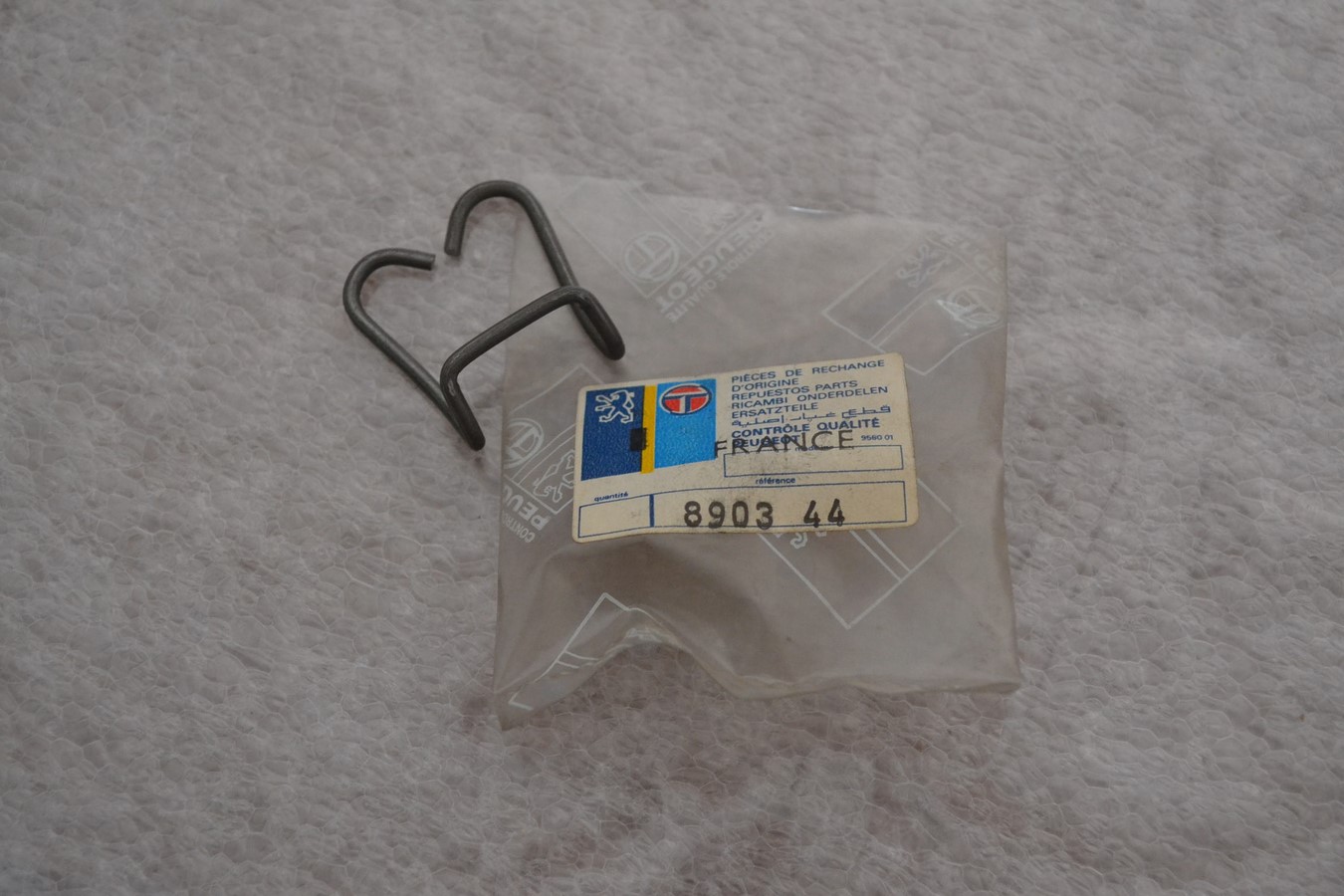 Crochet ressort de siège Peugeot 204 304 404 J7