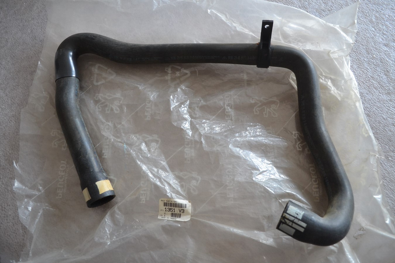 Durite inférieure de radiateur Peugeot 106