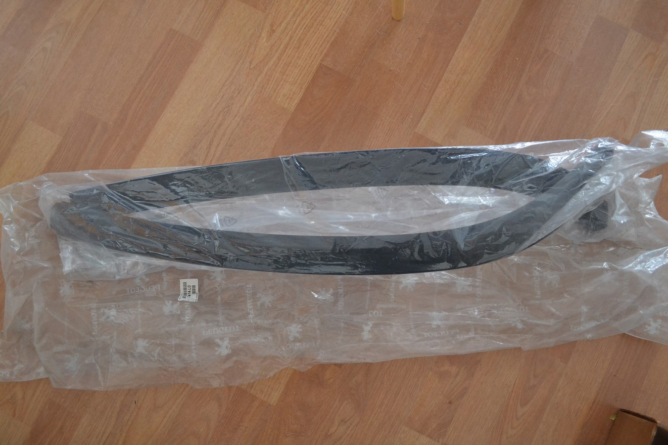 Paire moulures, noire, pare chocs avant Peugeot 306 1993/2001