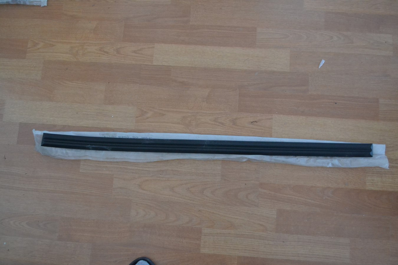 Moulure / baguette de porte avant gauche Peugeot 305