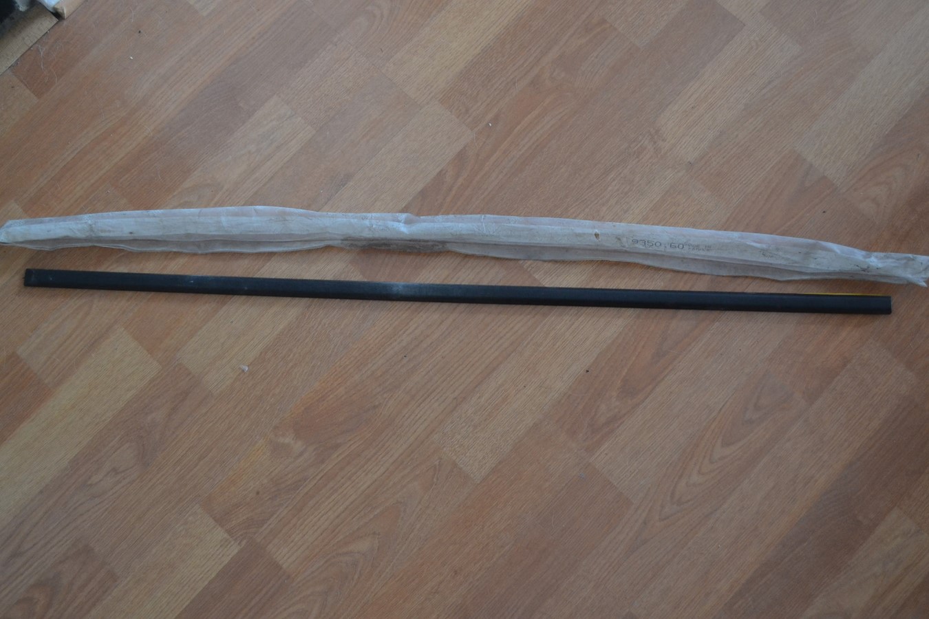 Protecteur / baguette caoutchouc de porte avant Peugeot 205, 5 portes.