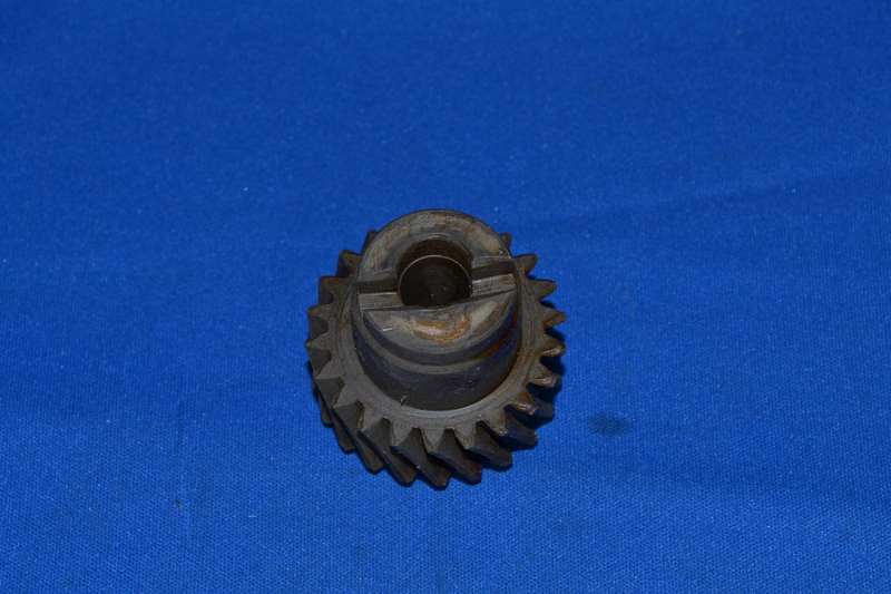 Pignon d\'entrainement d\'allumeur Peugeot 204