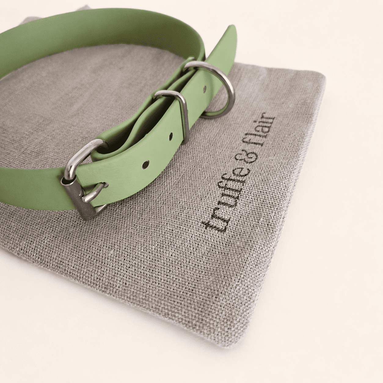 collier-chien-biothane-classique-avocat
