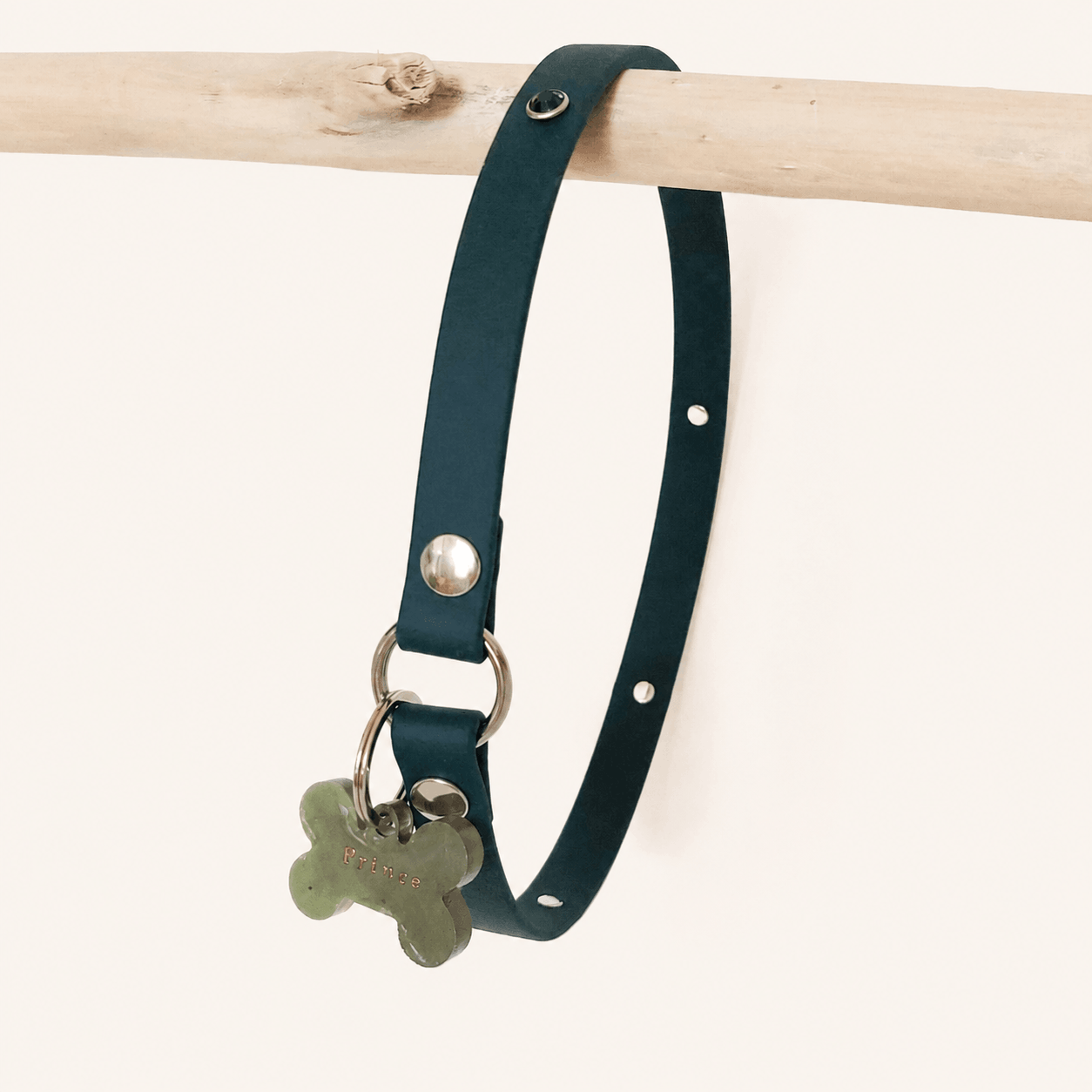 truffeetflair-biothane-collier-porte-medaille-chien-vert-rivets-bijoux