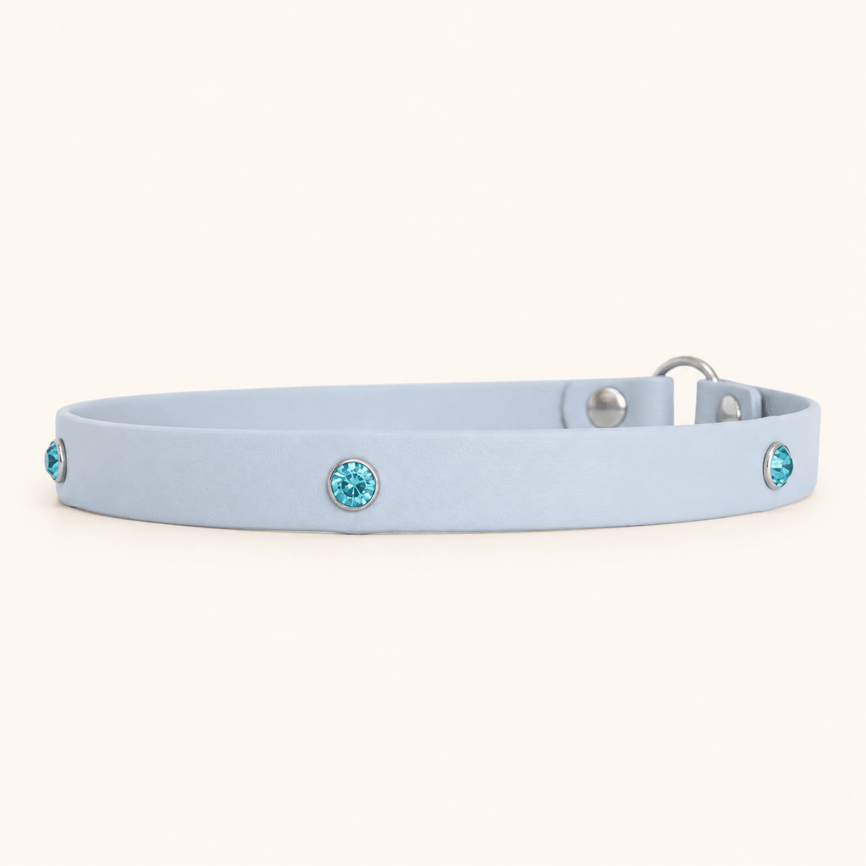 collier-porte-medaille-chiens-bleu-ciel-rivets-bijoux