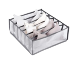Panier organisateur de vêtements à compartiments soutien gorge gris.