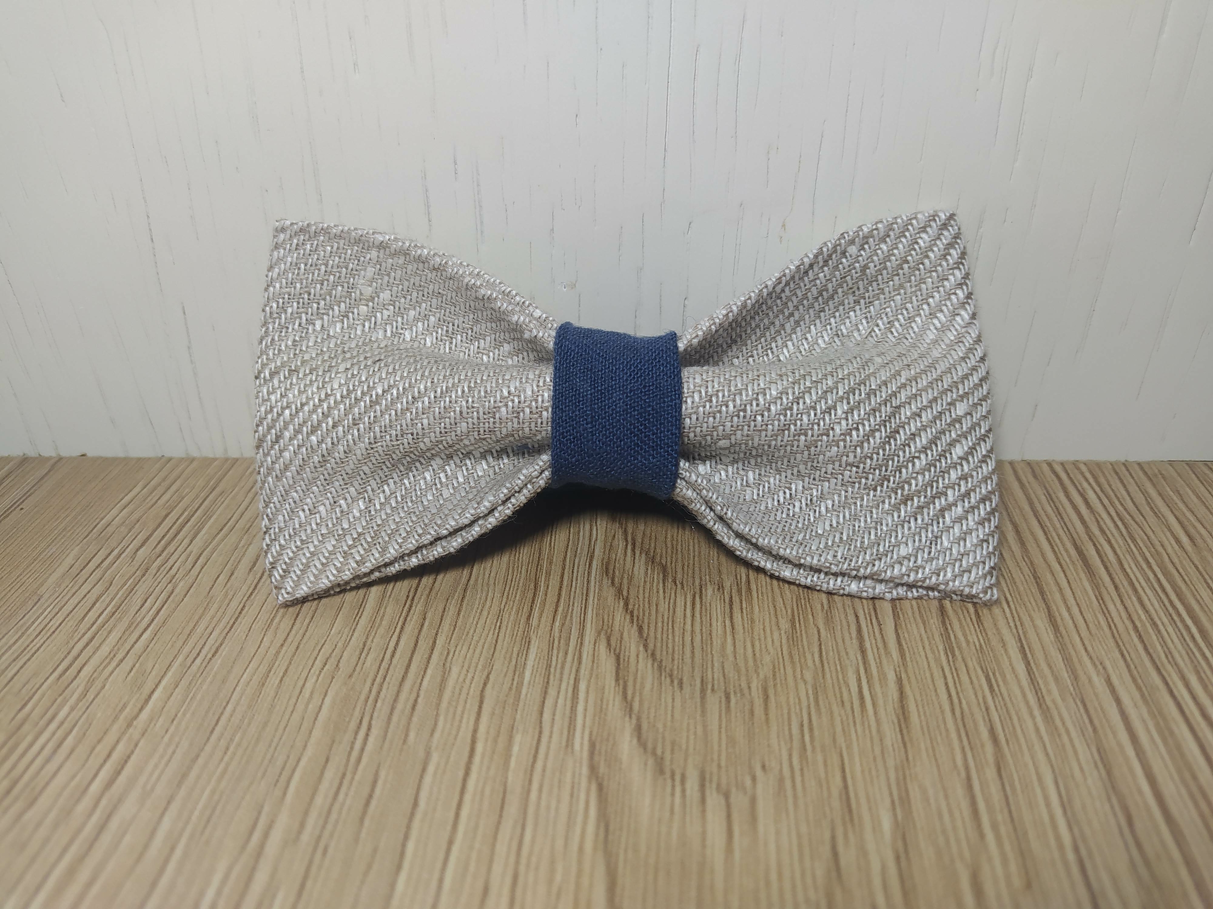 Noeud papillon bleu
