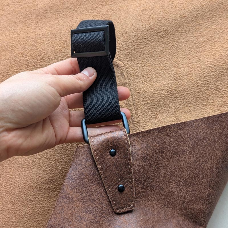 laniere-adaptable-tablier-en-cuir