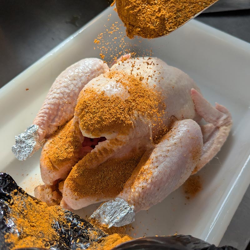 saupourer-les-epices-sur-poulet-roti
