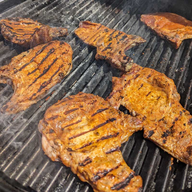 côtes-de-porc-marinees-au-barbecue-la-brigade-des-epices