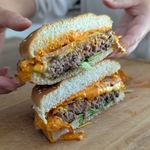 burger-coupé-en-deux