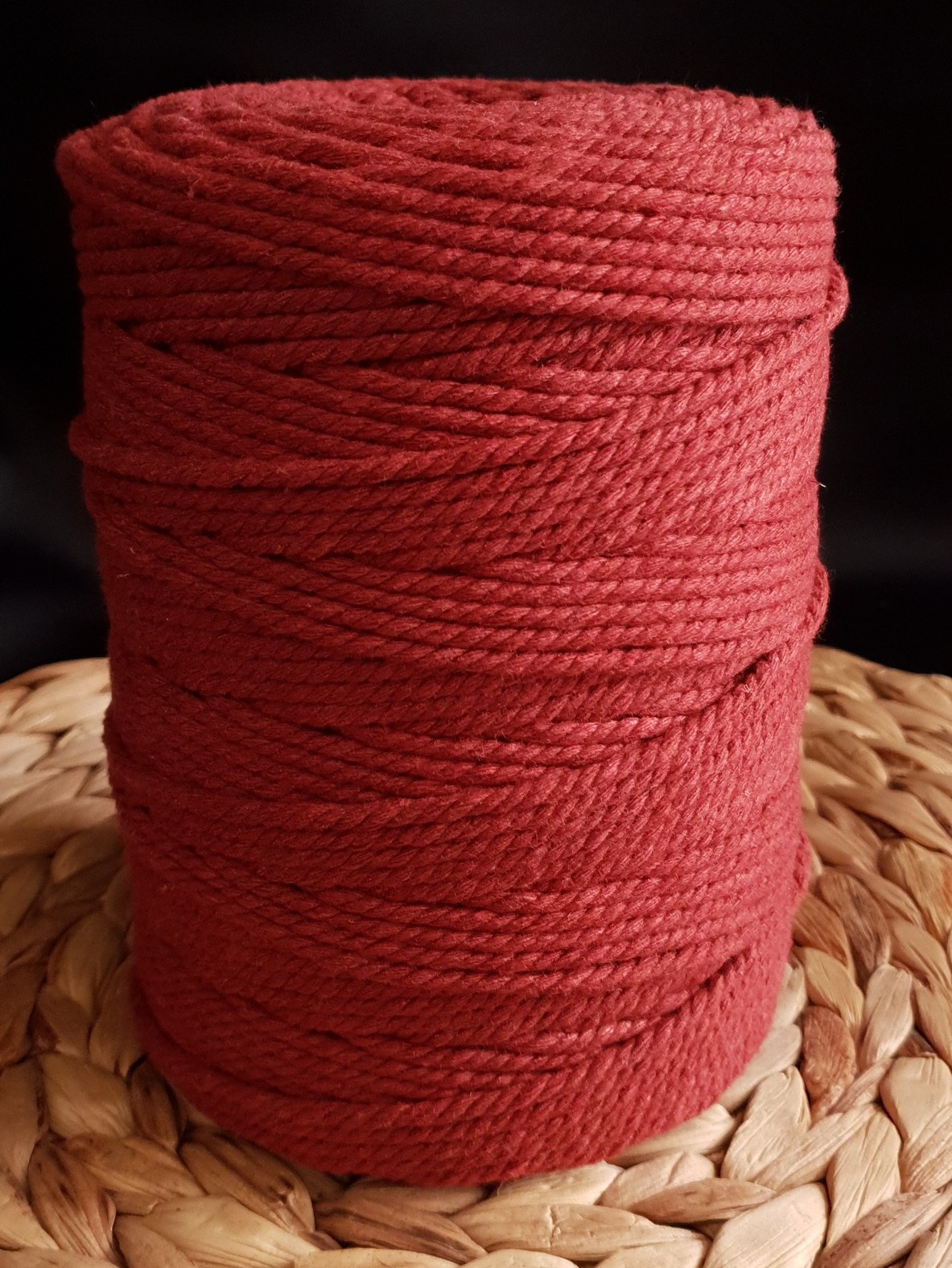 macramé bobine fil peigné 1kg blanc ecru beige chocolat curcuma vanille jaune vert rose terracotta rouge amethyste bleu gris noir or argent bordeau kaki muscade menthe (41)