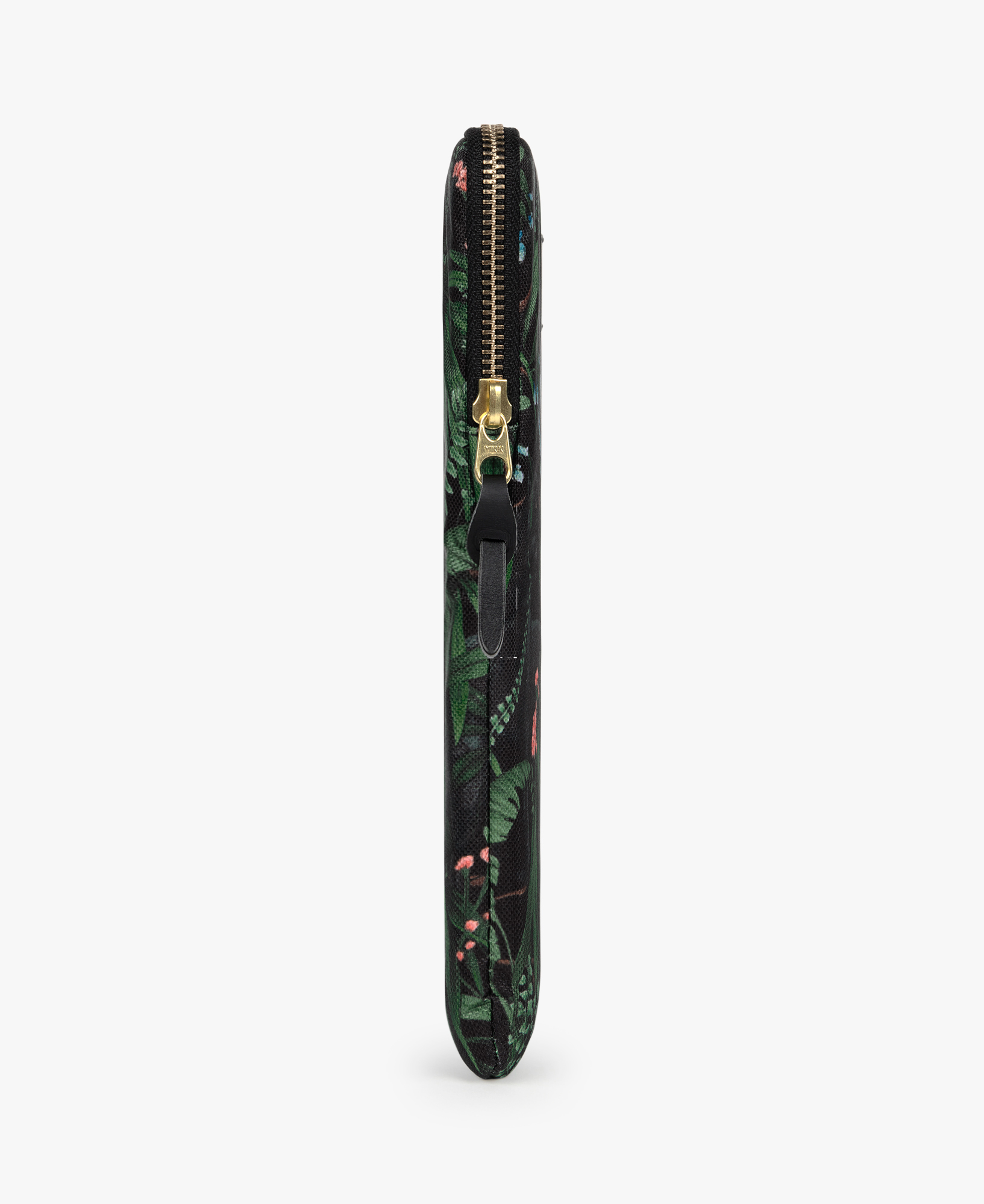 WOUF-13-Laptop-Sleeve-Janne-Lopsided