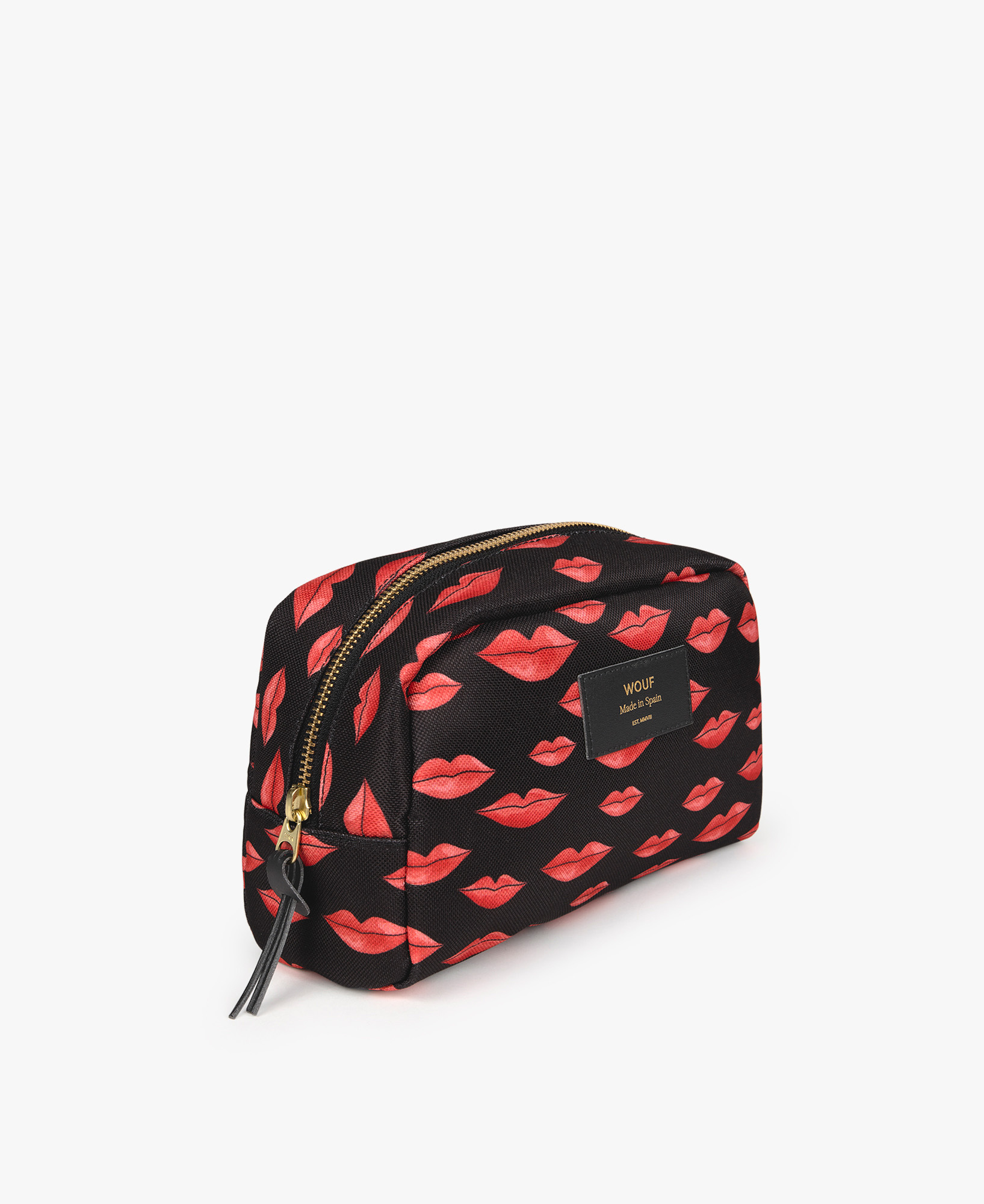 WOUF-Makeup-Bag-Beso-Display