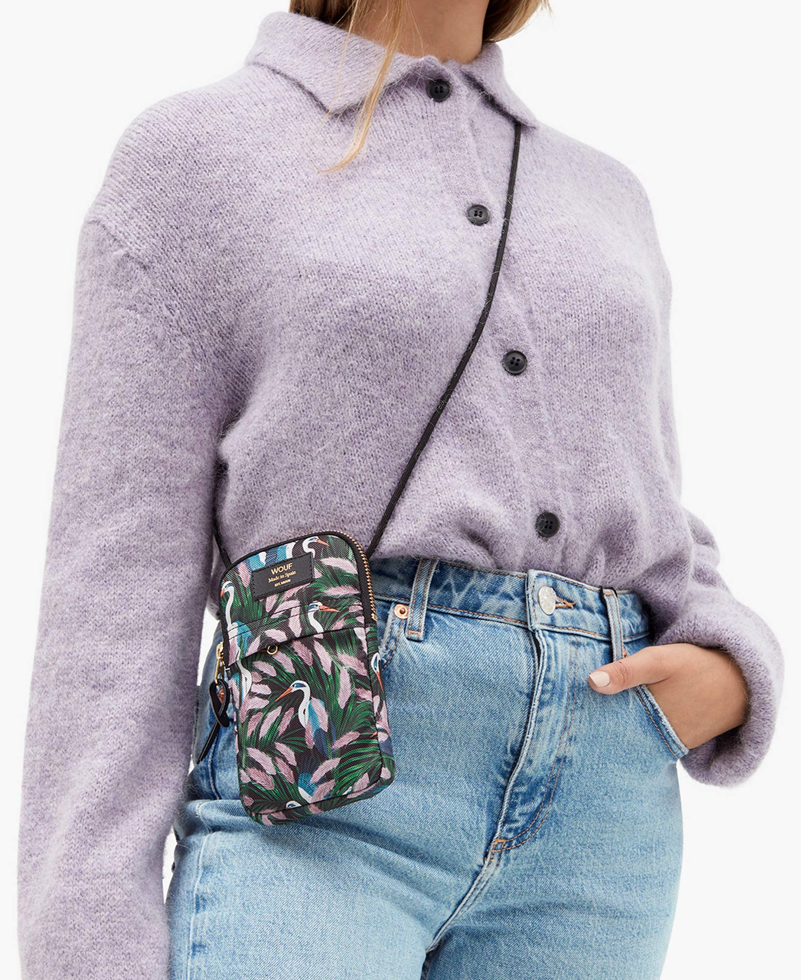 WOUF-Phone-Bag-Lucy-Model