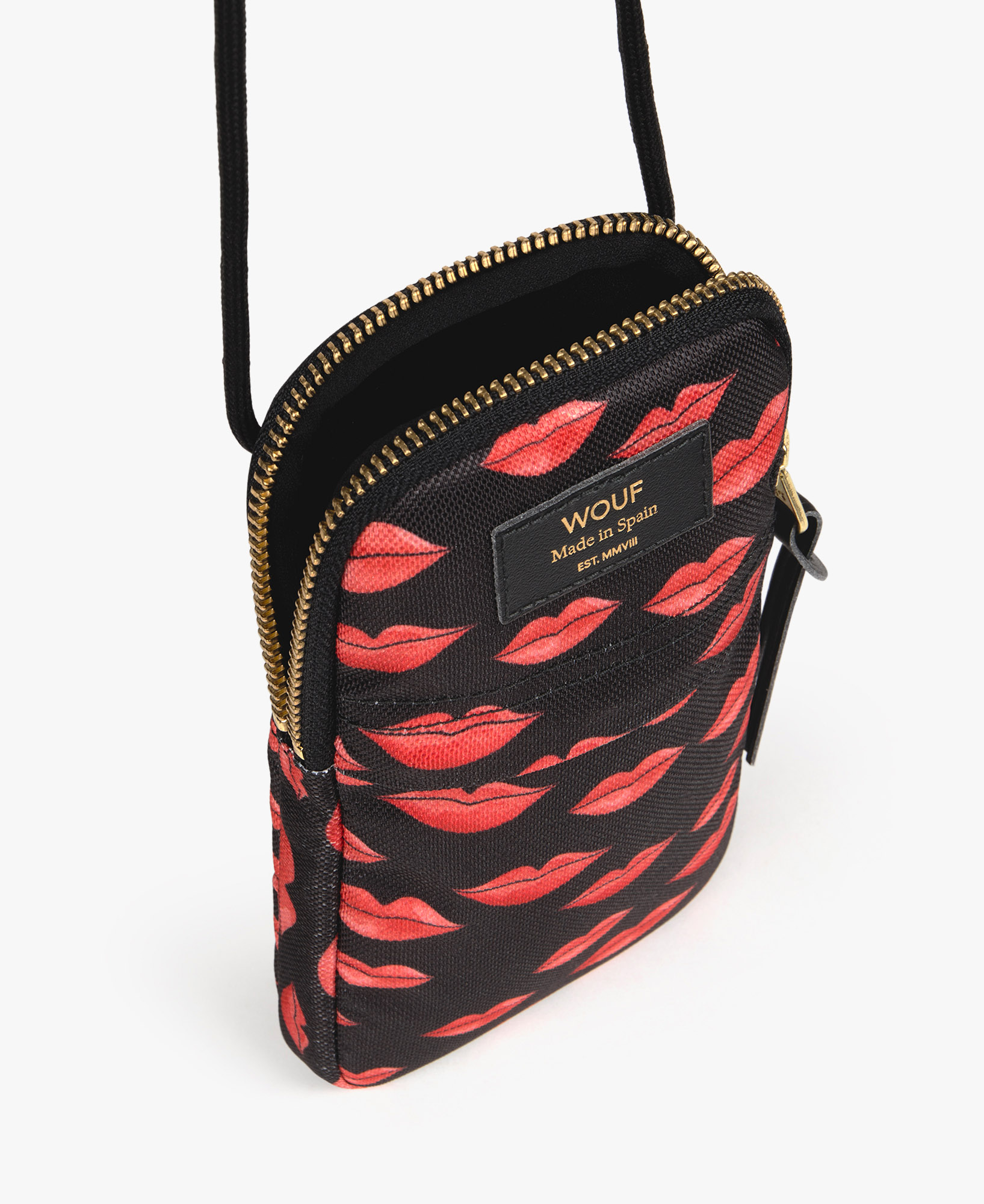 WOUF-Phone-Bag-Beso-Display