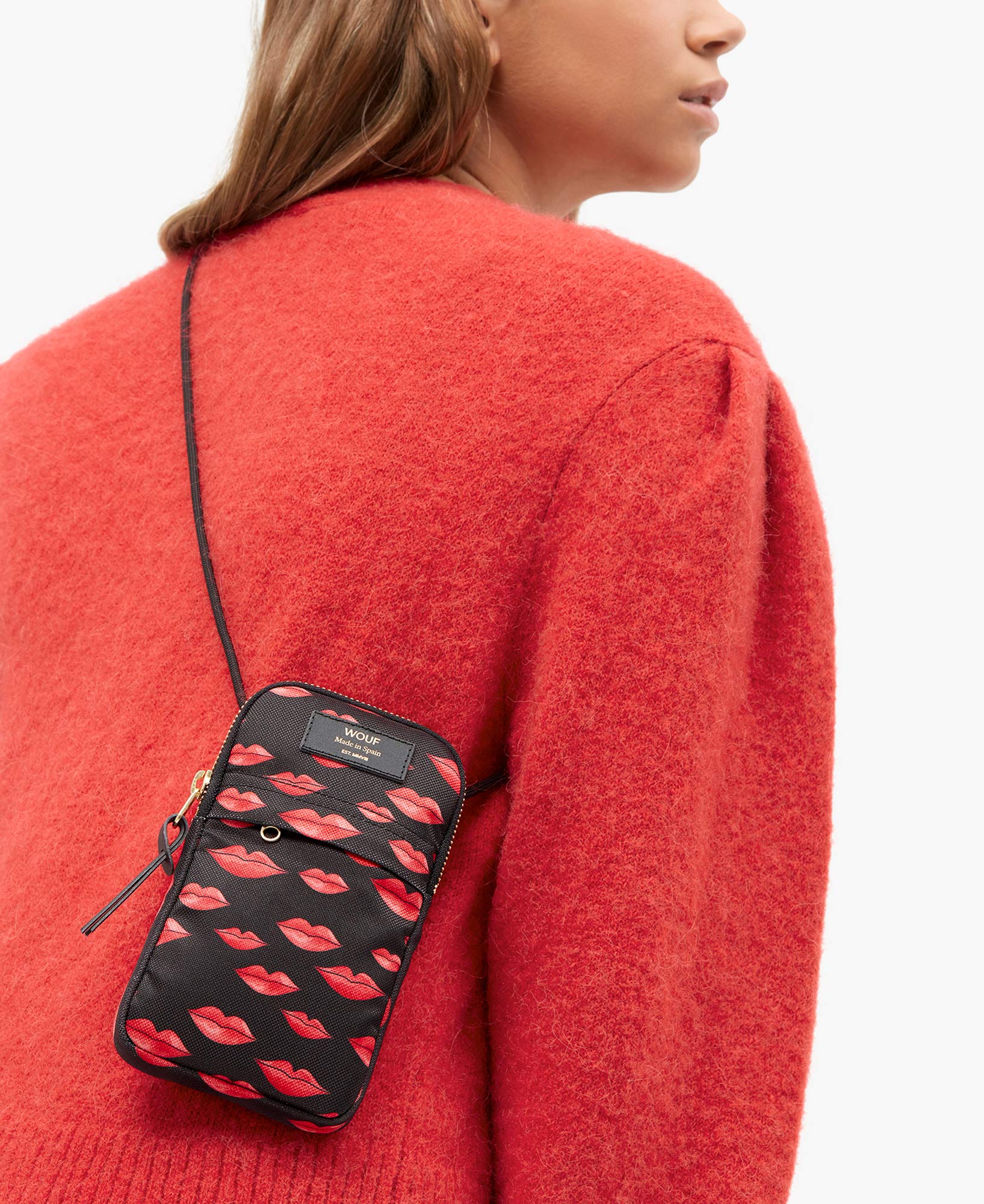 WOUF-Phone-Bag-Beso-Model