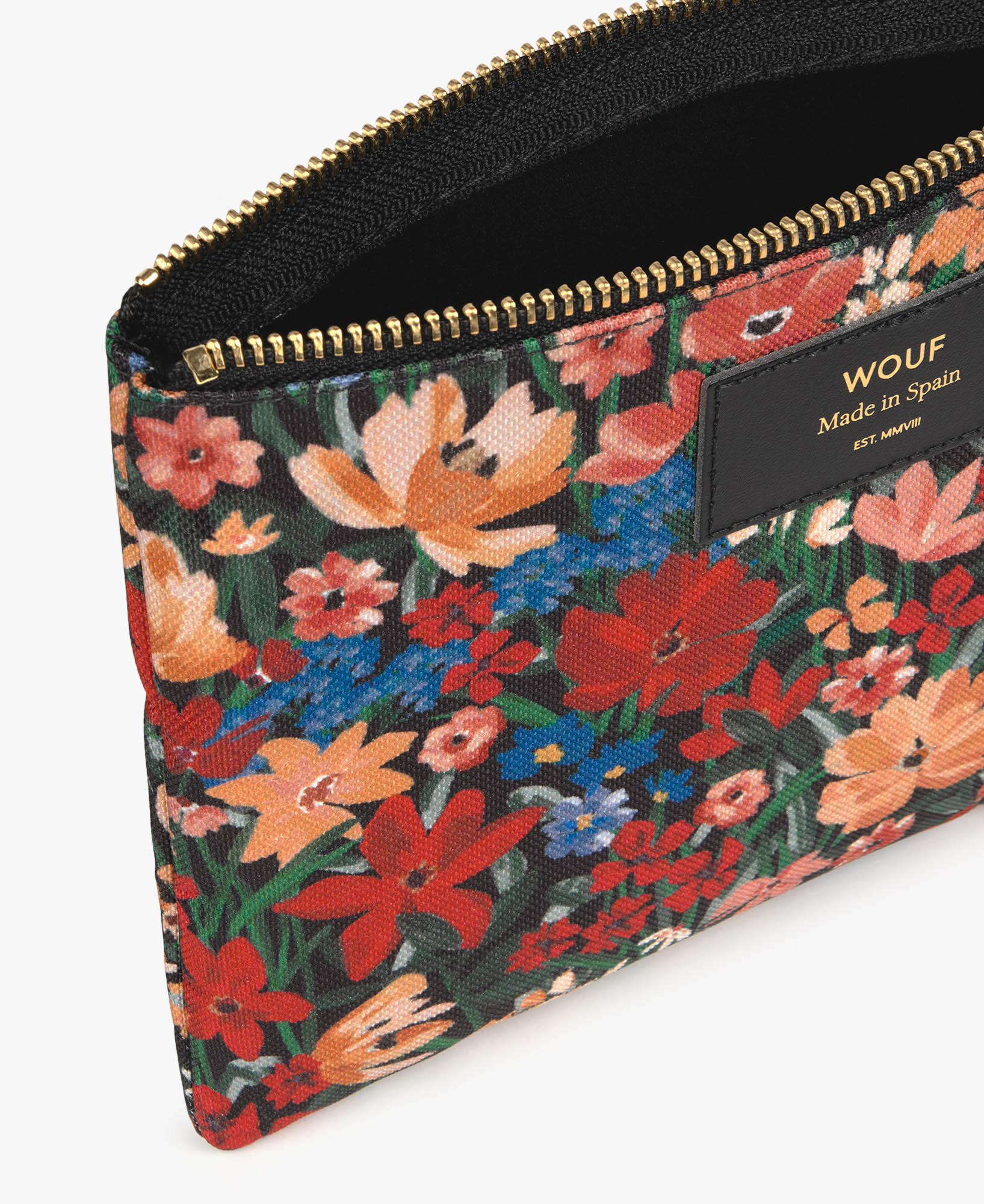 WOUF-Large-Pouch-Camila-Detail