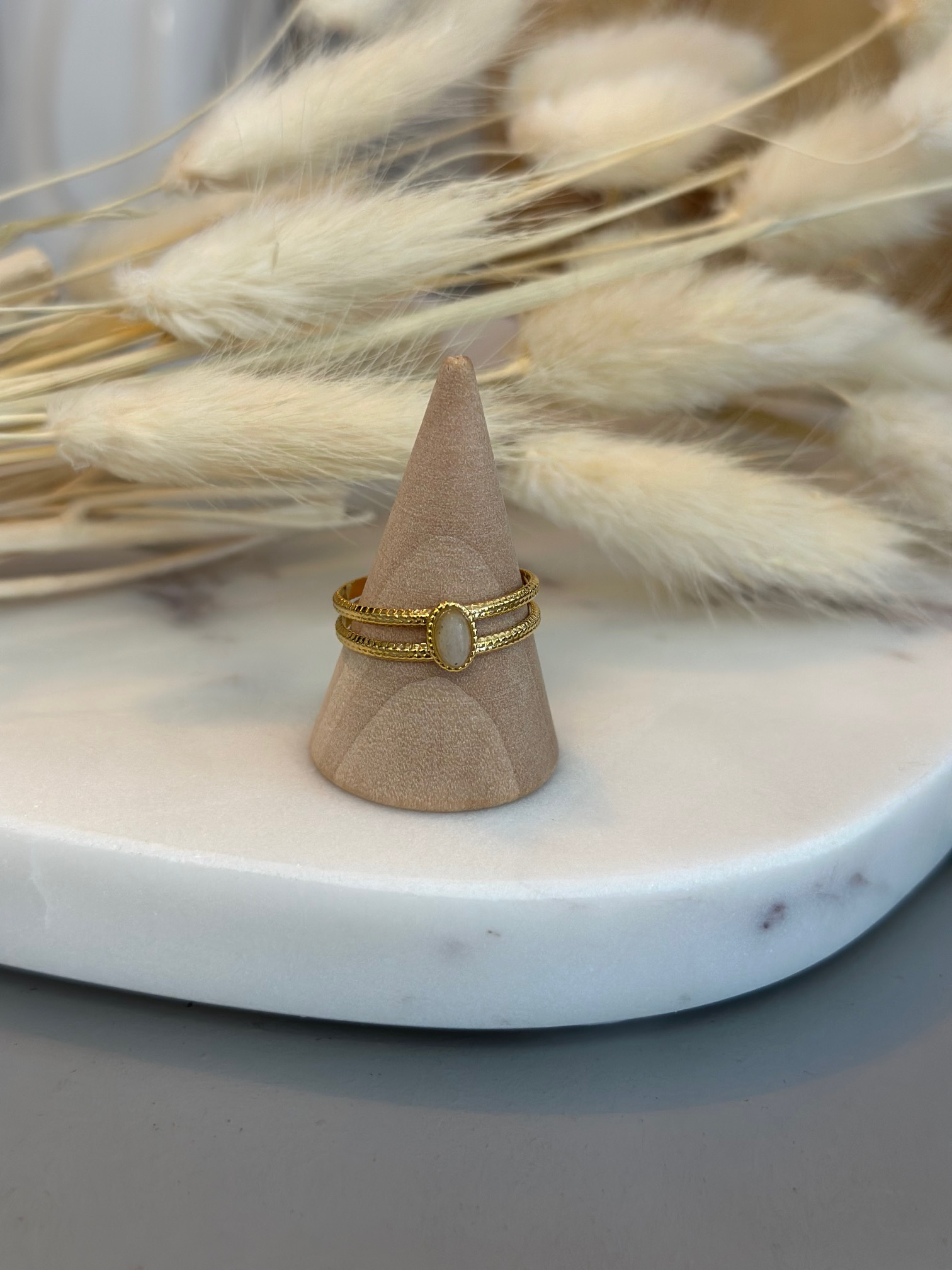 bague_pierre_beige_or